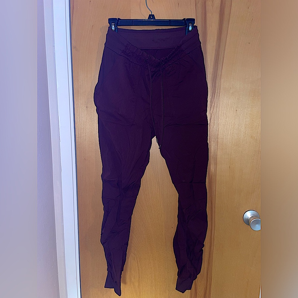Lululemon Maroon Jogger Size 8